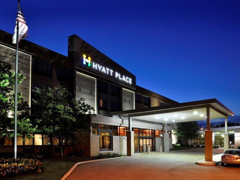 Comfort Suites Milwaukee West Esterno foto