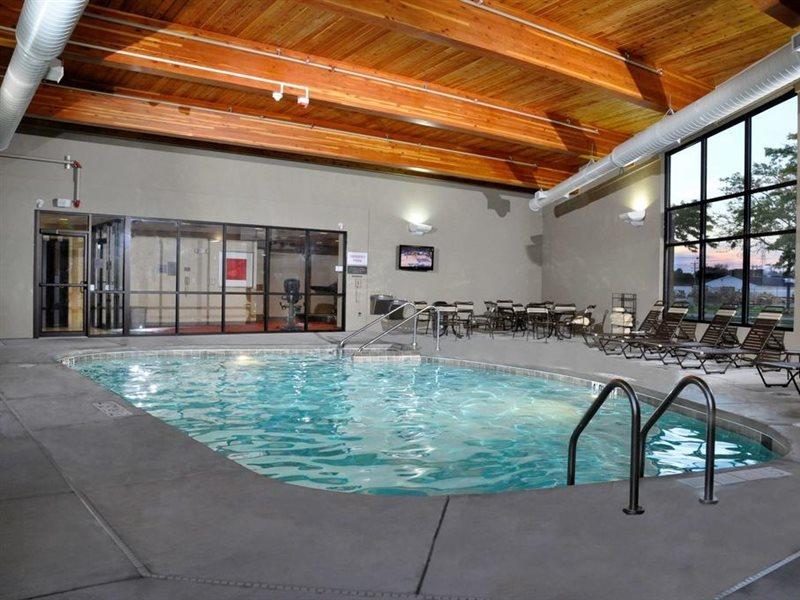 Comfort Suites Milwaukee West Esterno foto