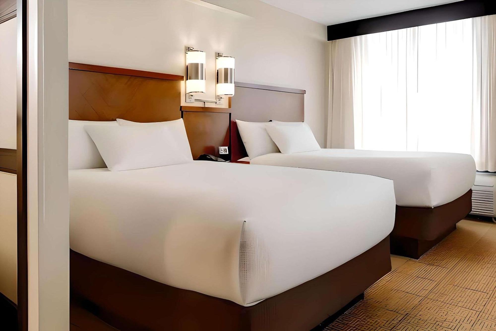 Comfort Suites Milwaukee West Esterno foto