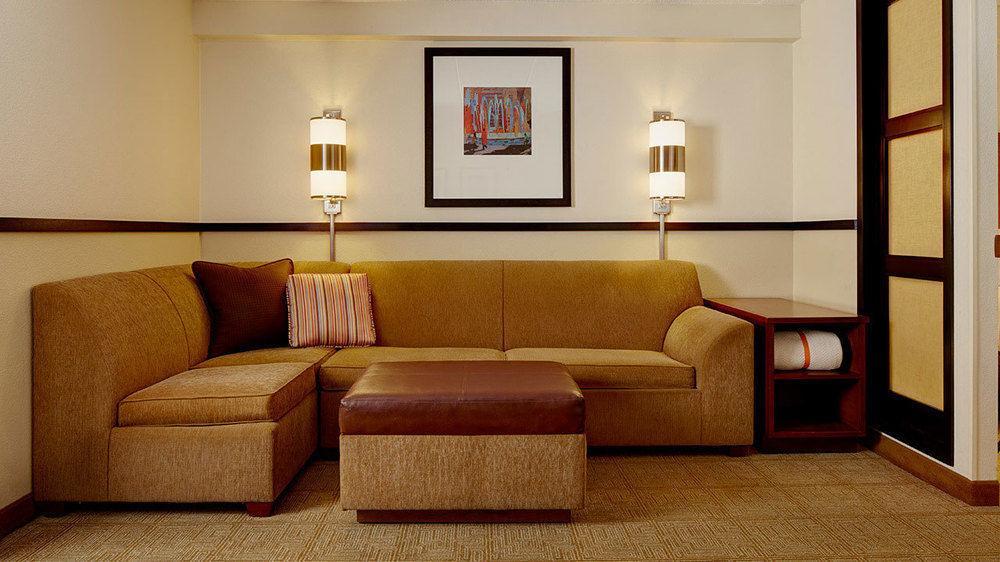 Comfort Suites Milwaukee West Esterno foto